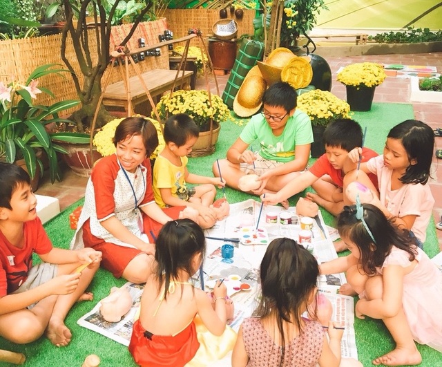 Bố mẹ chi tiền triệu cho con học trải nghiệm Tết - 1 Bố mẹ chi tiền triệu cho con học trải nghiệm Tết - 1