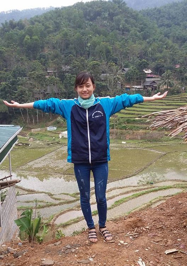 “Bội thu” nhờ tranh thủ làm thêm ngày Tết - 1 Vân Anh chủ động về Tết muộn để làm thêm