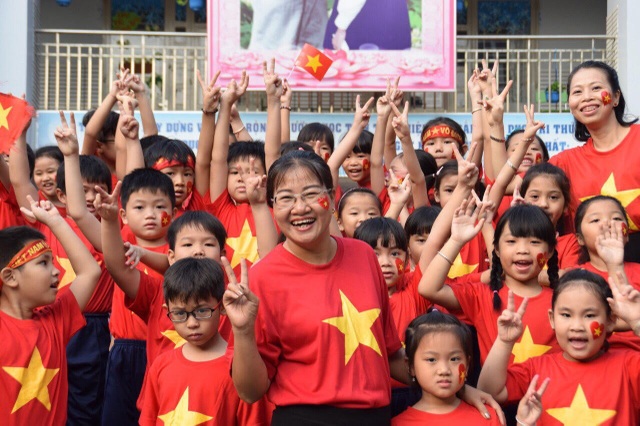 Quà Tết thầy cô: Cốt ở tấm lòng - 2
Thầy - trò là mối quan hệ tình cảm ý nghĩa lớn đối với cuộc đời mỗi người (ảnh minh họa)