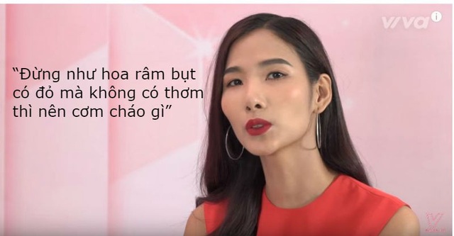 Những câu nói cửa miệng gây "bão mạng" năm 2017 - 5 Thế nhưng, phát ngôn trở thành câu cửa miệng, được cộng đồng mạng thích nhất ở Hoàng Thùy chính là: “Đừng như hoa râm bụt có đỏ mà không có thơm thì nên cơm cháo gì”.