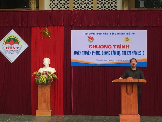 Hiệu trưởng lạm dụng tình dục nhiều nam sinh ở Phú Thọ được tại ngoại - 2 Hiệu trưởng lạm dụng tình dục nhiều nam sinh ở Phú Thọ được tại ngoại - 2