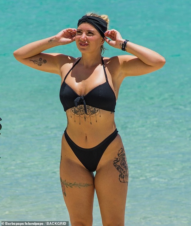 Olivia Buckland và chồng khoe loạt hình xăm khủng - 3 Olivia Buckland và chồng khoe loạt hình xăm khủng - 3
