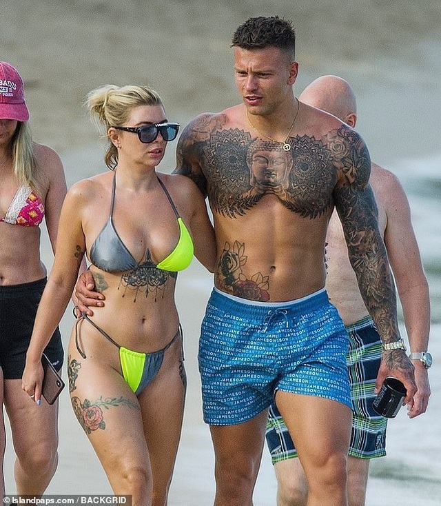 Olivia Buckland và chồng khoe loạt hình xăm khủng - 6 Olivia Buckland và chồng khoe loạt hình xăm khủng - 6