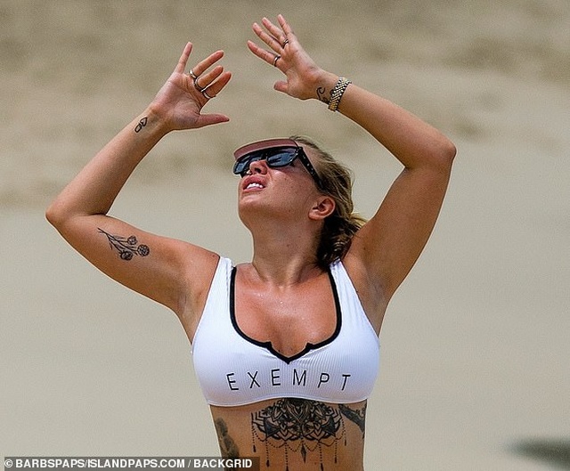 Loạt hình xăm ấn tượng của Olivia Buckland - 5 Loạt hình xăm ấn tượng của Olivia Buckland - 5