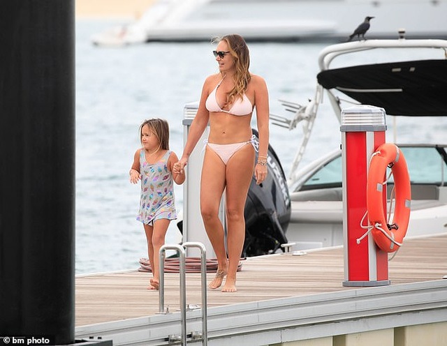Kiều nữ siêu giàu Tamara Ecclestone gợi cảm đi biển - 4 Kiều nữ siêu giàu Tamara Ecclestone gợi cảm đi biển - 4