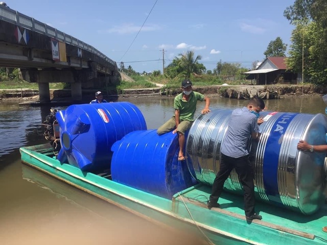 Thủy Tiên áp lực khi mỗi ngày nhận được hàng nghìn tin nhắn... xin tiền - 6 Thủy Tiên áp lực khi mỗi ngày nhận được hàng nghìn tin nhắn... xin tiền - 6