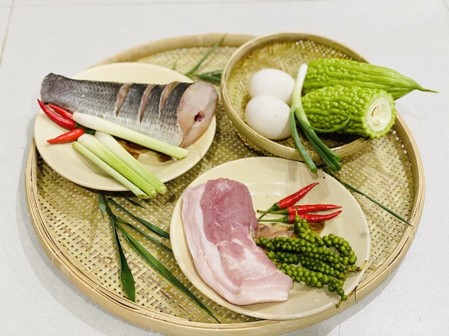 Hoa khôi Huỳnh Thuý Vi: “Bữa cơm gia đình là điều đáng quý” - 2 Hoa khôi Huỳnh Thuý Vi: “Bữa cơm gia đình là điều đáng quý” - 2
