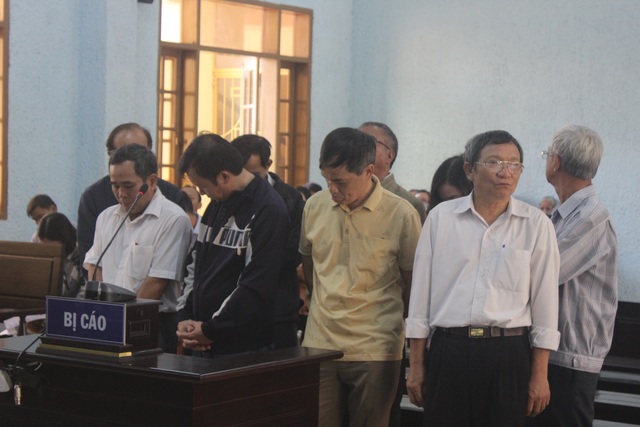 Nguyên lãnh đạo Sở Y tế Gia Lai và thuộc cấp lĩnh hơn 30 năm tù - 2 Nguyên lãnh đạo Sở Y tế Gia Lai và thuộc cấp lĩnh hơn 30 năm tù - 2
