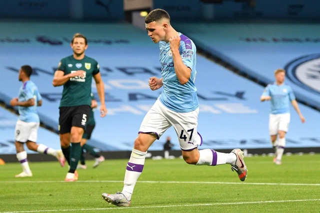 Vùi dập Burnley, Man City tiếp tục bám đuổi Liverpool - 2 Vùi dập Burnley, Man City tiếp tục bám đuổi Liverpool - 2