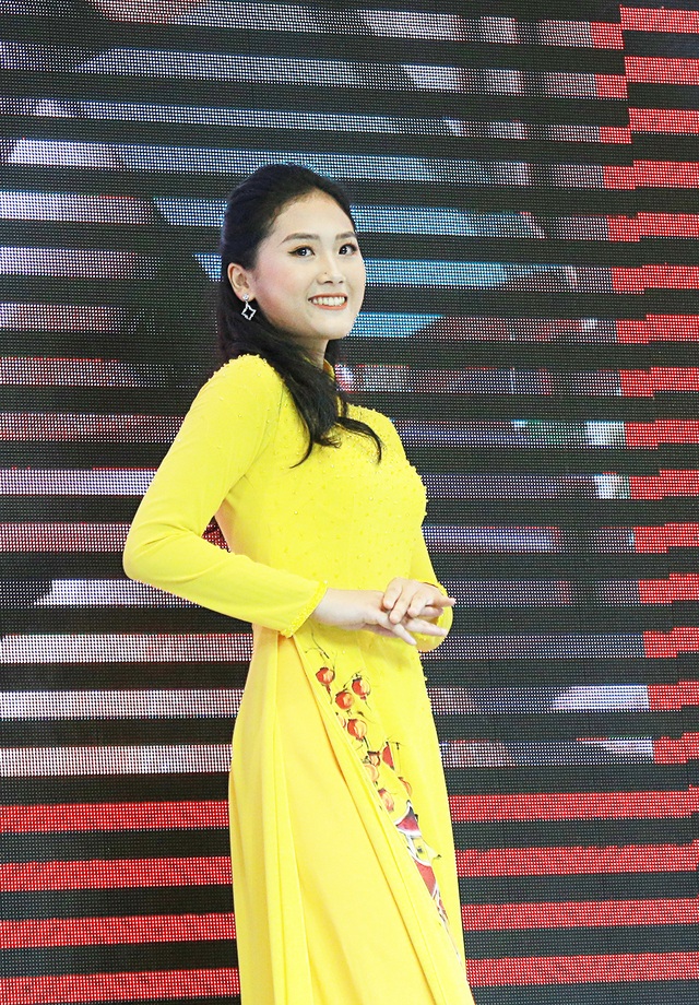 Lộ diện cặp đôi tài sắc đăng quang Đại sứ THPT Chuyên Sư phạm - 5 Lộ diện cặp đôi tài sắc đăng quang Đại sứ THPT Chuyên Sư phạm - 5