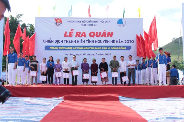 Tỉnh đoàn Nghệ An ra quân tình nguyện ở biên giới Việt - Lào - 8 Tỉnh đoàn Nghệ An ra quân tình nguyện ở biên giới Việt - Lào - 8