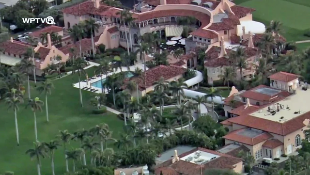 Xe tải chuyển đồ tới Florida trước ngày ông Trump rời Nhà Trắng - 2 Xe tải chuyển đồ tới Florida trước ngày ông Trump rời Nhà Trắng - 2