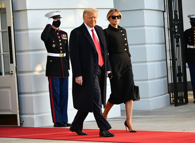 Cậu út Barron vắng mặt trong ngày ông Trump rời Nhà Trắng - 2 Cậu út Barron vắng mặt trong ngày ông Trump rời Nhà Trắng - 2