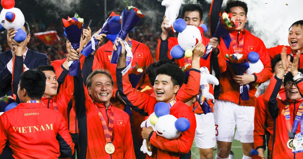 Nhìn Việt Nam hướng tới World Cup, người Trung Quốc chạnh lòng
