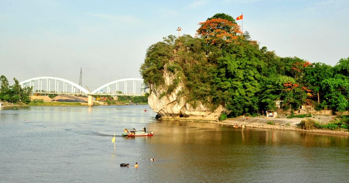 Khám phá “núi thơ” di tích quốc gia đặc biệt ở Ninh Bình | Báo Dân trí
