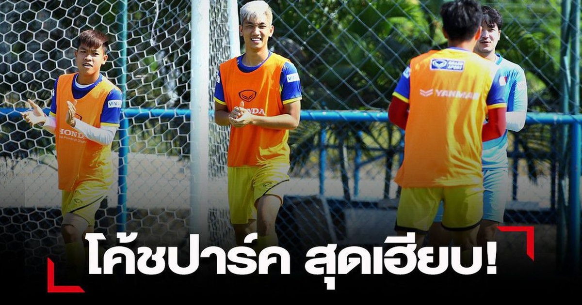 Báo Thái Lan bất ngờ khi thầy Park cho U23 Việt Nam đội nắng tập luyện
