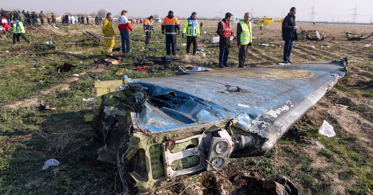Ukraine xem xét giả thuyết máy bay rơi ở Iran bị trúng tên lửa