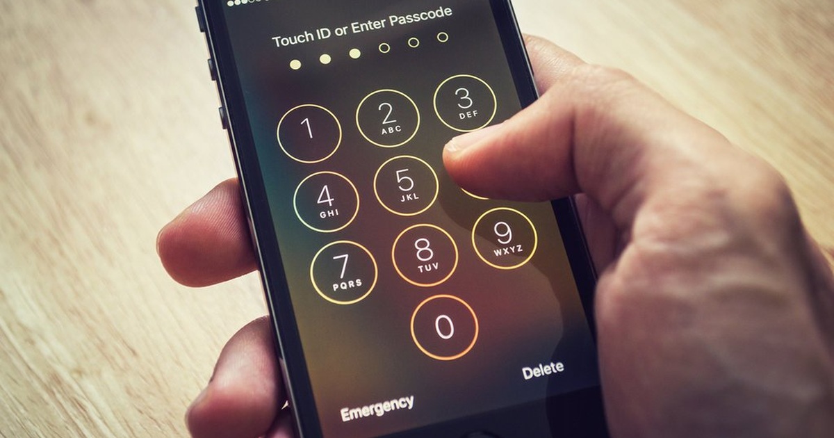 Đã từng bị từ chối, FBI lại nhờ Apple mở khóa iPhone thủ phạm xả súng