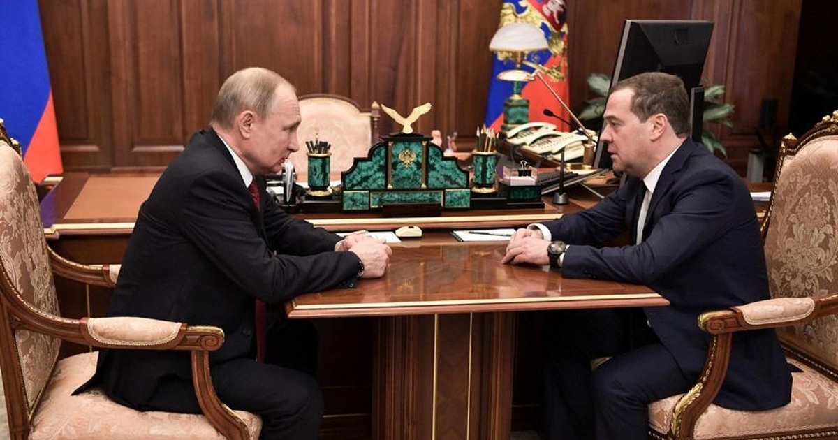 Thủ tướng Nga Medvedev từ chức