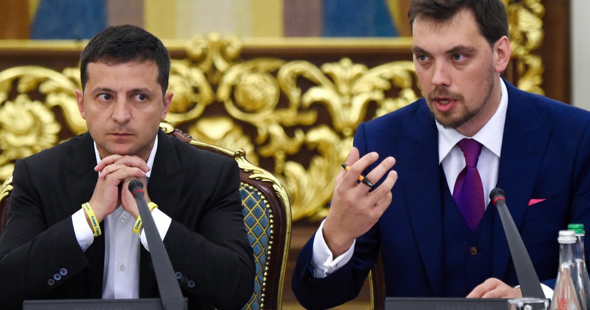 Thủ tướng Ukraine bất ngờ từ chức giữa nghi vấn "nói xấu" Tổng thống Zelensky