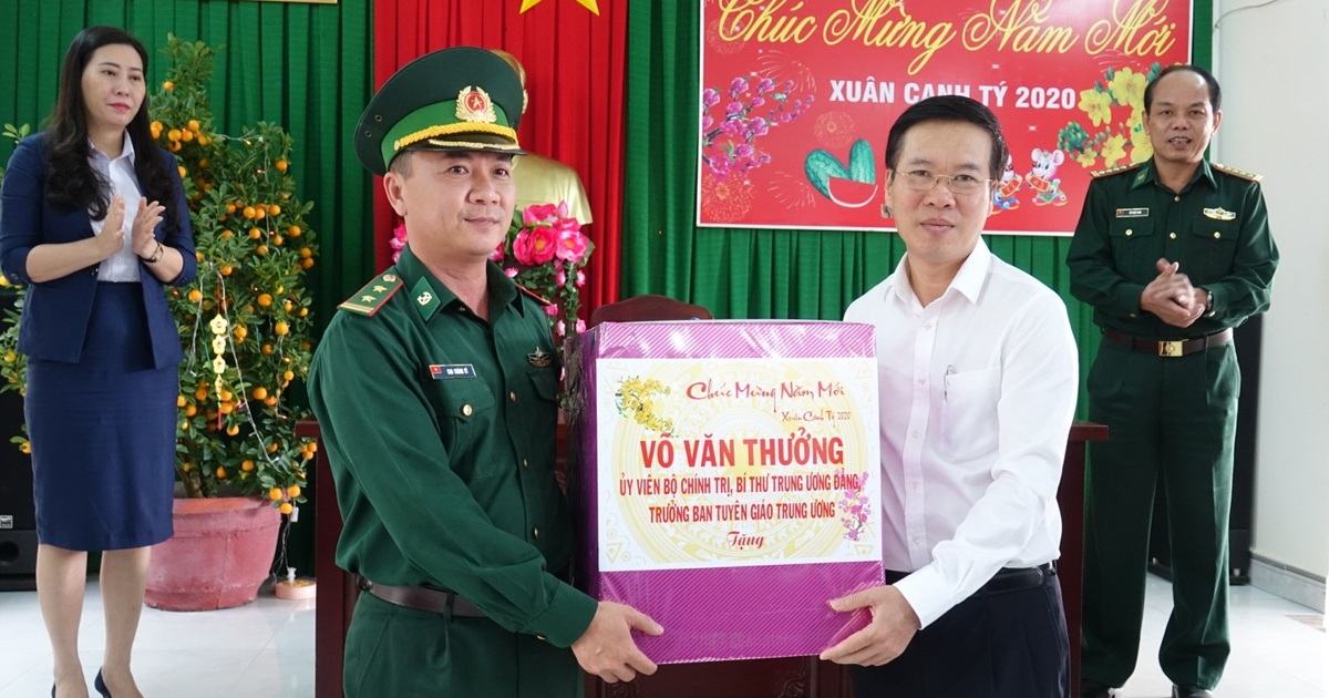 Trưởng Ban Tuyên giáo Trung ương Võ Văn Thưởng chúc tết Bộ đội Biên phòng