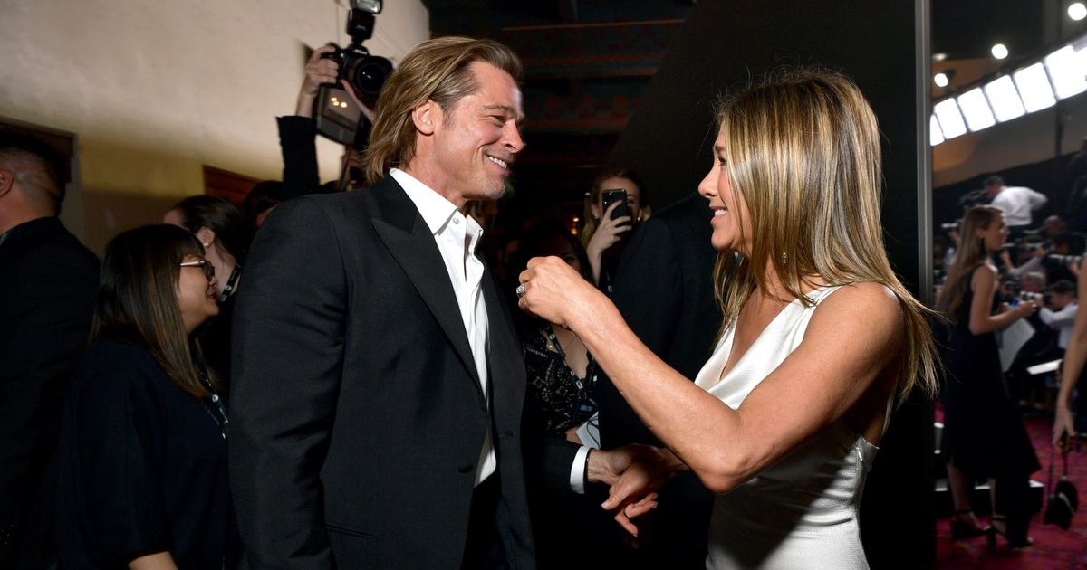 Lý giải cơn sốt của công chúng trước khoảnh khắc thân tình giữa Brad Pitt và Jennifer Aniston