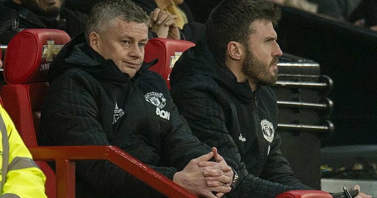 Man Utd thi đấu tệ hại, HLV Solskjaer bị học trò quay lưng?