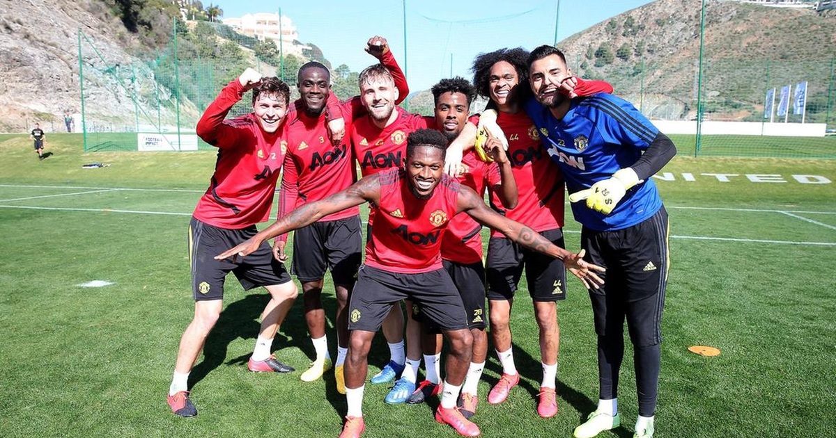 Man Utd tiếp tục “luyện công” dưới nắng ấm ở Marbella