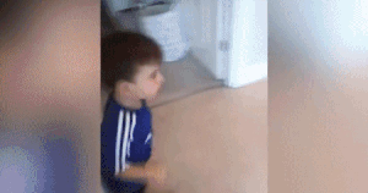 Choáng ngợp trước cậu bé 2 tuổi được ví như “Ronaldo tí hon”