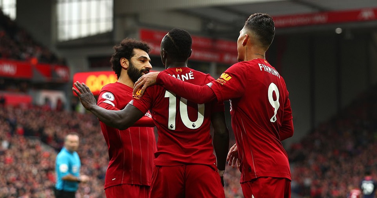 Mane, Salah giúp Liverpool lập kỷ lục trên sân nhà Anfield