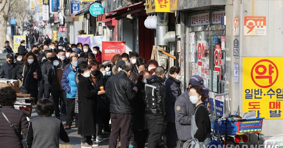 Hàn Quốc có tổng số ca nhiễm vượt 7.300, áp chính sách phân phối khẩu trang
