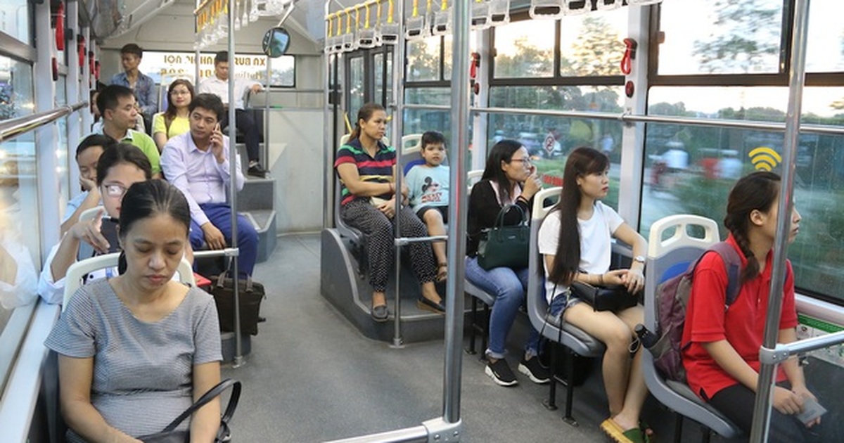 Chủ tịch Hà Nội khuyên người dân tạm thời không đi xe buýt