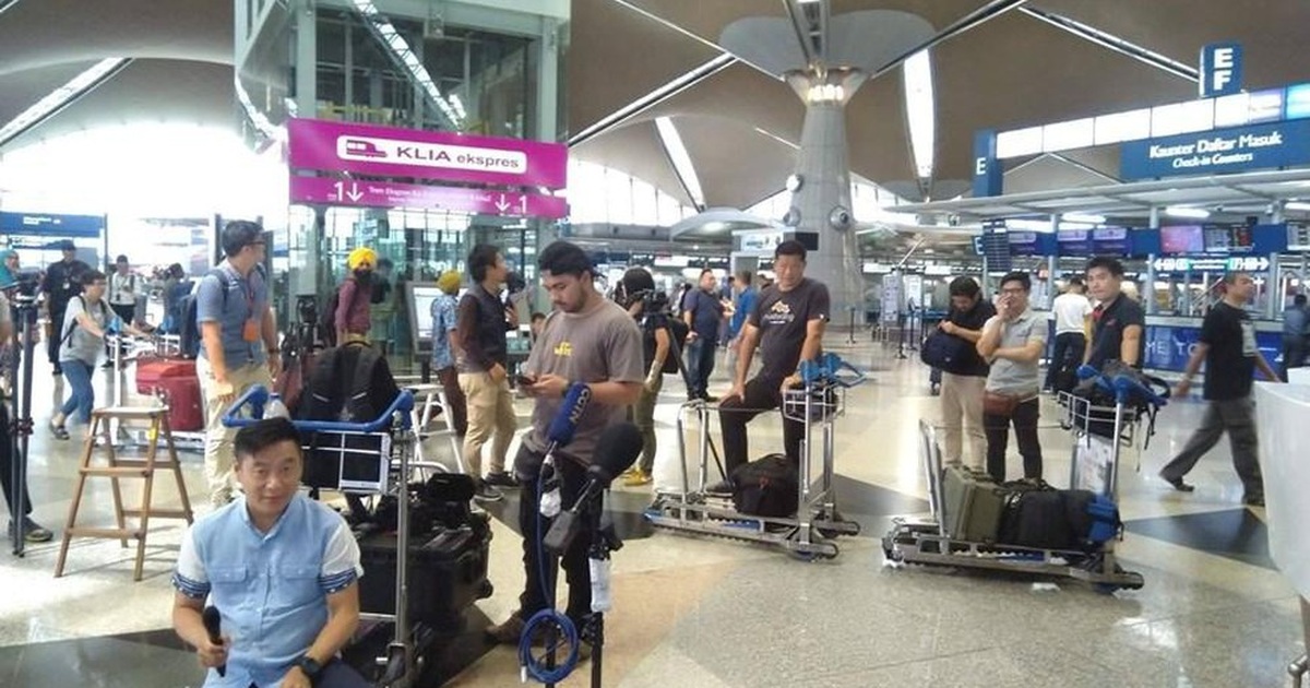 Hỗ trợ người Việt kẹt tại sân bay Malaysia, tìm chuyến bay đưa về nước