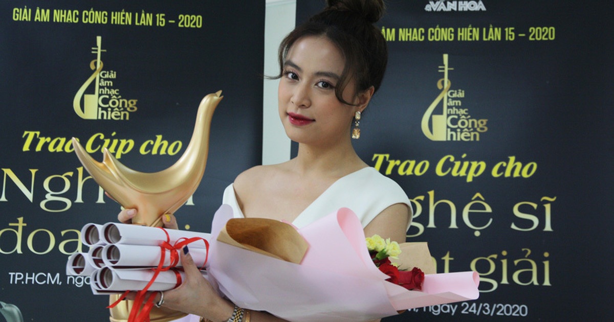 Hoàng Thùy Linh xuất sắc đoạt 4 giải Âm nhạc Cống hiến