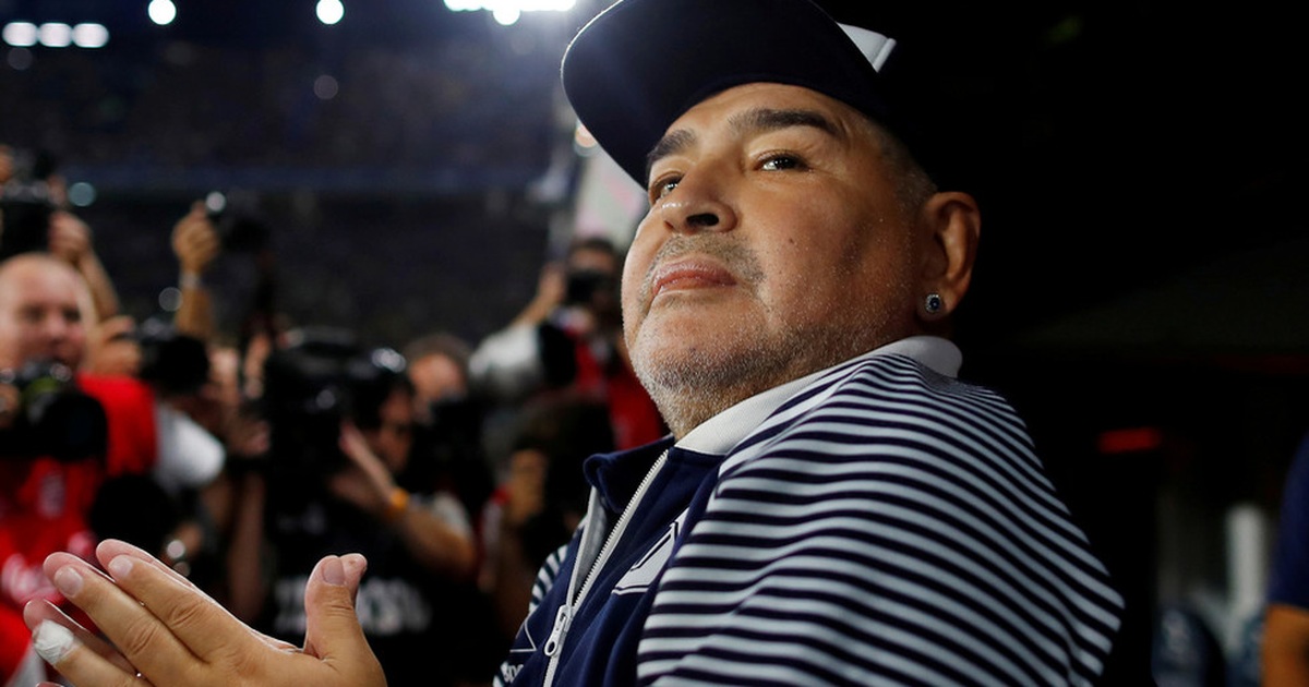 Sức khoẻ không ổn, Maradona được yêu cầu phải tự cách ly