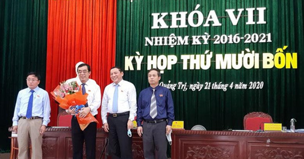 Miễn nhiệm chức danh Chủ tịch UBND tỉnh Quảng Trị