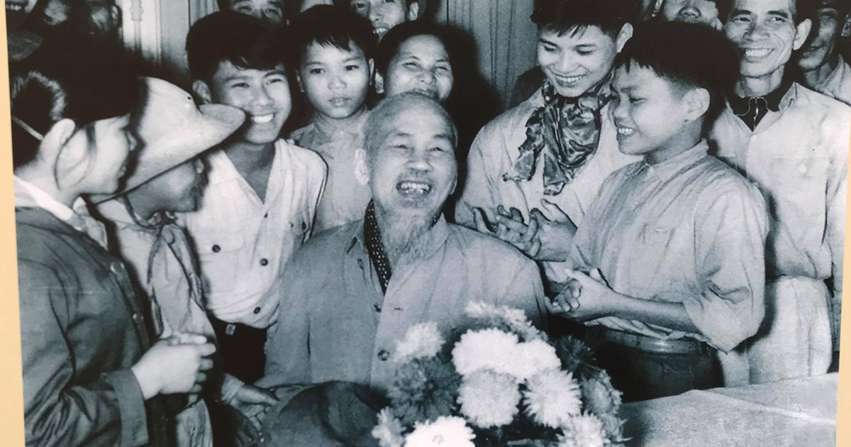 Trưng bày 250 bức ảnh tư liệu về cuộc đời - sự nghiệp Chủ tịch Hồ Chí Minh