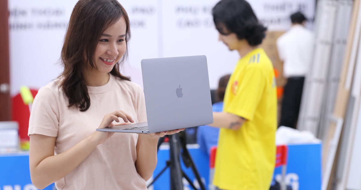 Macbook Pro 2020 đầu tiên về Việt Nam, giá từ 41,9 triệu