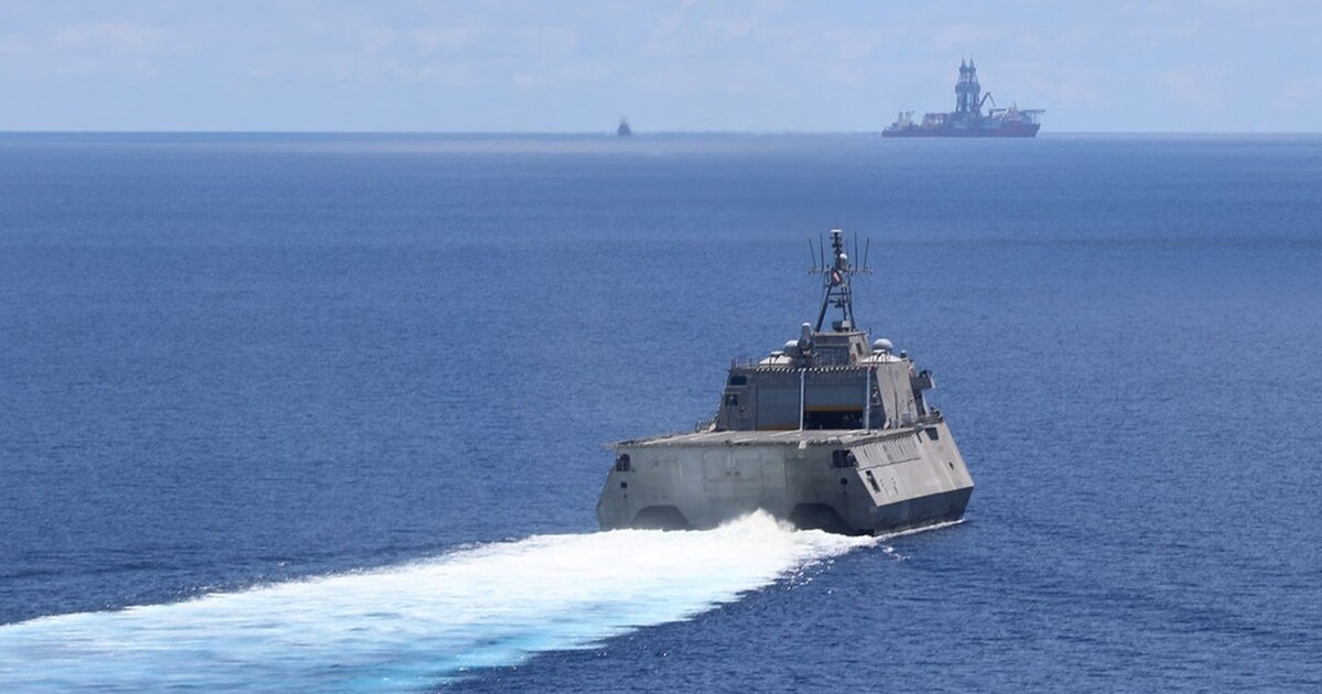 Mỹ điều 2 tàu chiến tới Biển Đông thách thức Trung Quốc