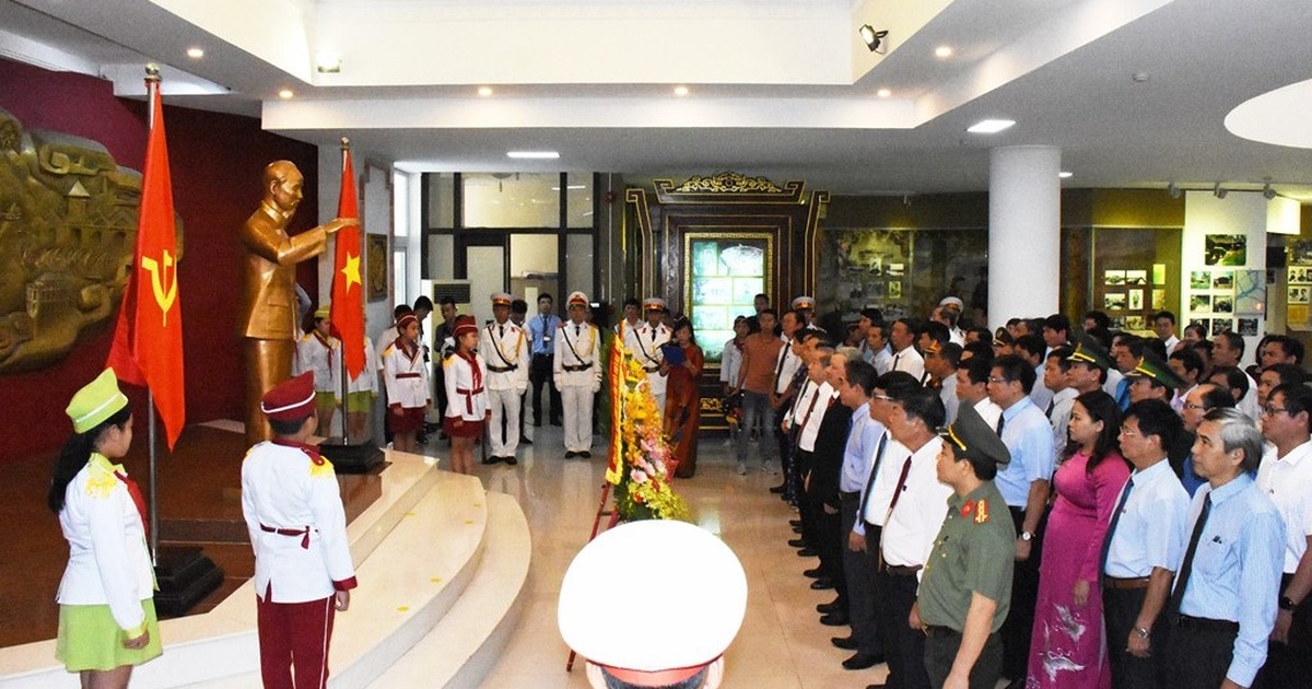 Thừa Thiên Huế tổ chức nhiều hoạt động mừng 130 năm ngày sinh Bác Hồ