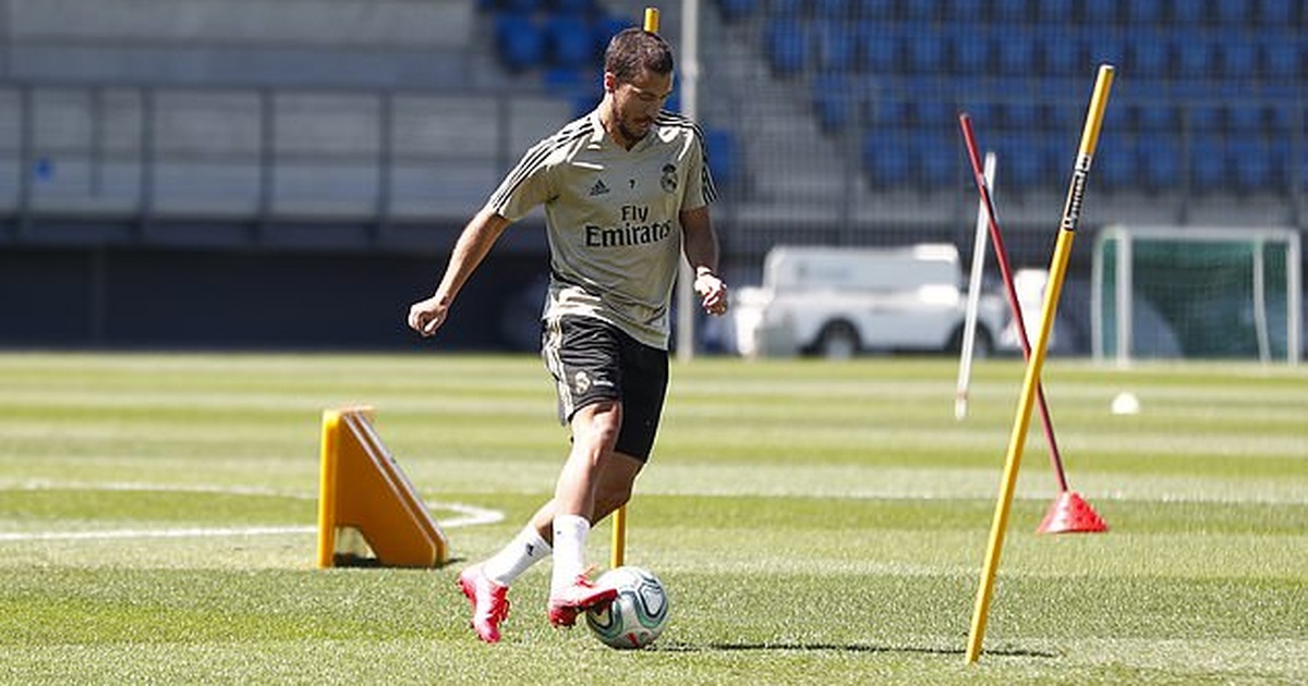 Hazard hào hứng trở lại tập luyện sau khi hồi phục chấn thương
