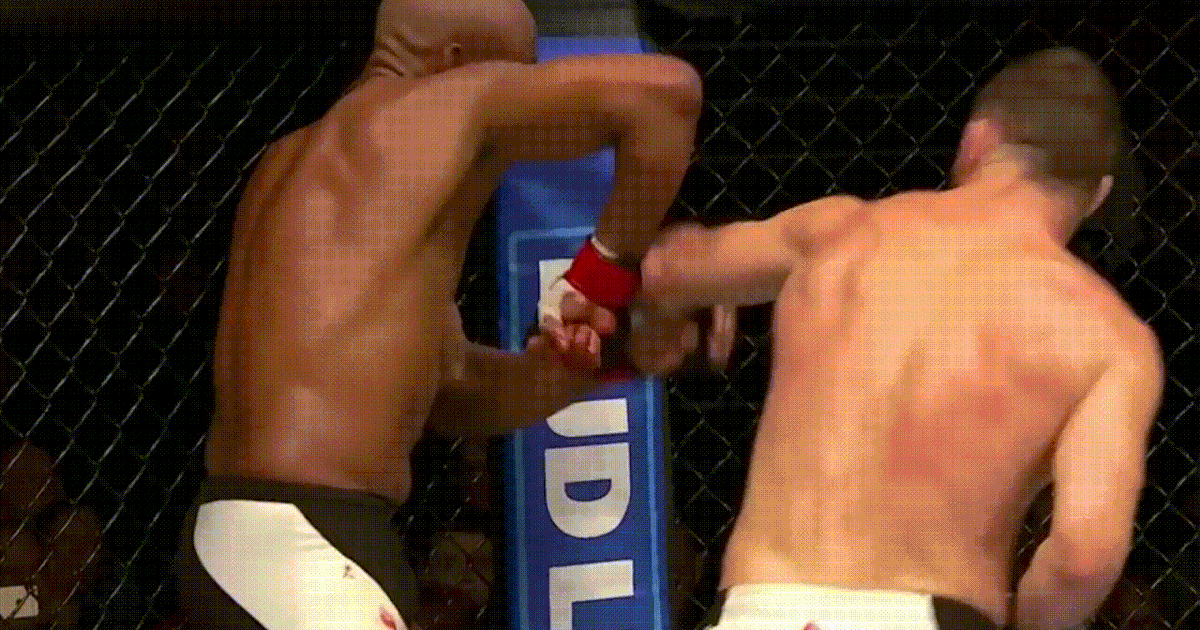 Áp dụng chiêu thức của Vịnh Xuân, võ sĩ MMA hạ gục đối thủ