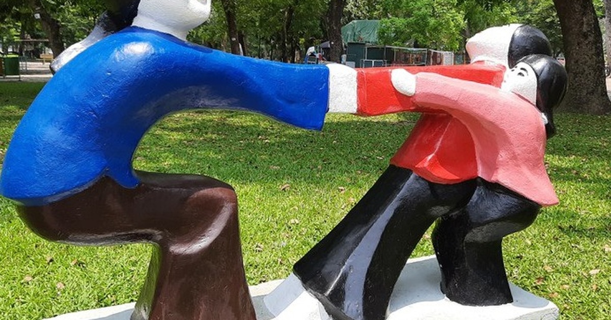Giới mỹ thuật “sốc nặng” trước việc sơn lại tượng ở Công viên Thống Nhất