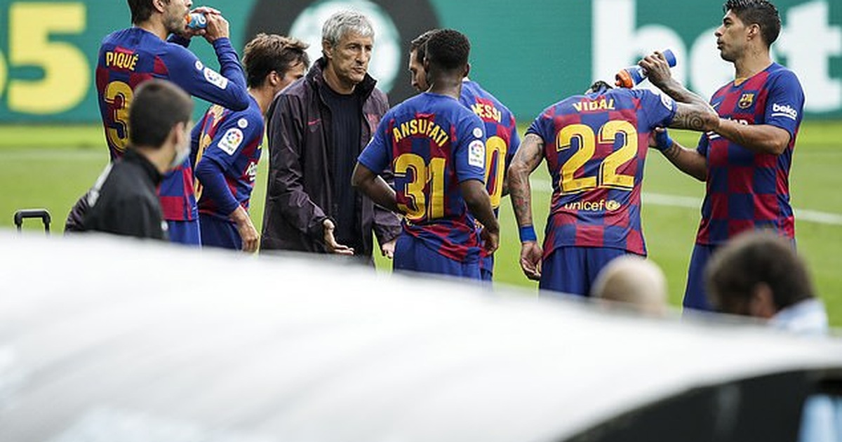 Messi và đồng đội mâu thuẫn gay gắt với HLV Quique Setien