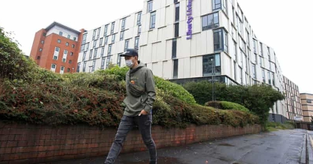 Đại học Anh vẫn "kiếm" hơn 1 tỷ bảng tiền kí túc xá dù đóng cửa