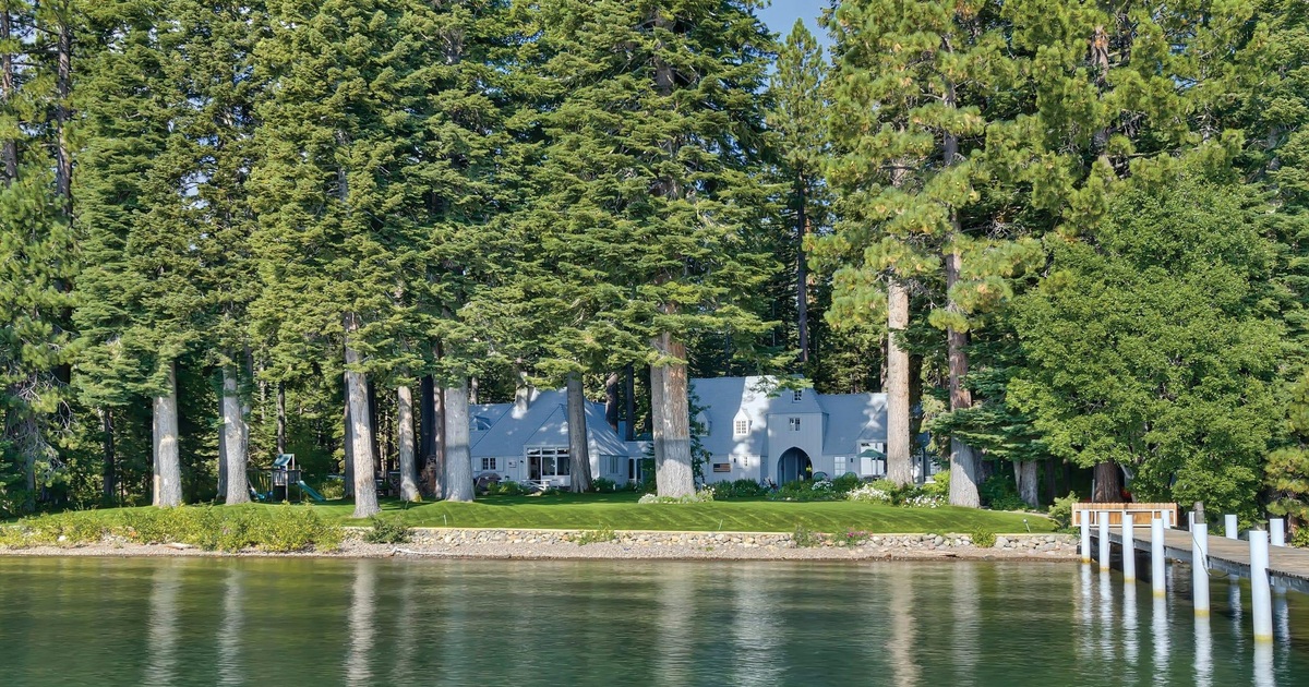 View - Hai căn nhà "bí mật" bên hồ của ông chủ Facebook Mark Zuckerberg | Báo Dân trí