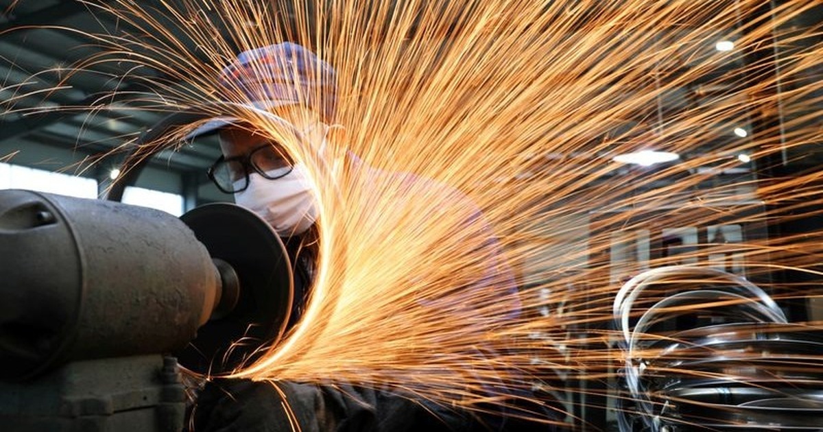 Giá thép, quặng sắt tiếp tục lao dốc sau chuỗi ngày bùng nổ
