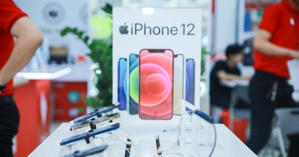 iPhone 11, iPhone 12 giảm giá tiền triệu tại Việt Nam