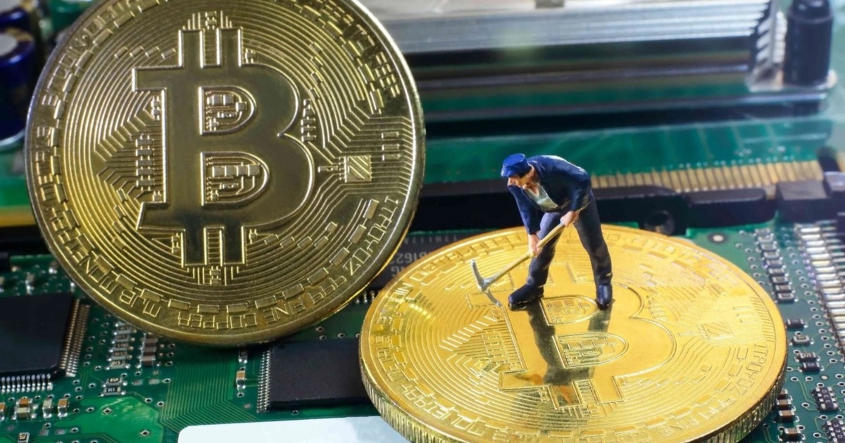 Thợ đào Bitcoin loay hoay giữa 