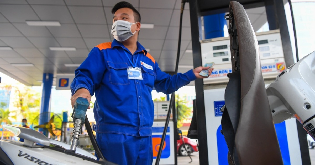 Nhà máy lọc hóa dầu lớn nhất lỗ "khủng" và mối lo thị trường xăng dầu